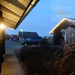 Schwarzes Holzferienhaus Mit Sauna -- Feldrain -- An Der Ostsee, Bei Wismar, 4-6 Personen * Циров
