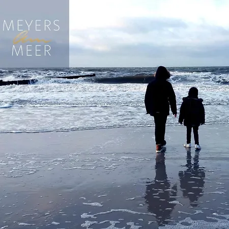 Schwarzes Holzferienhaus Mit Sauna -- Feldrain -- An Der Ostsee, Bei Wismar, 4-6 Personen *