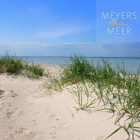 Schwarzes Holzferienhaus Mit Sauna -- Feldrain -- An Der Ostsee, Bei Wismar, 4-6 Personen *
