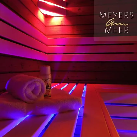 Schwarzes Holzferienhaus Mit Sauna -- Feldrain -- An Der Ostsee, Bei Wismar, 4-6 Personen 度假居 *