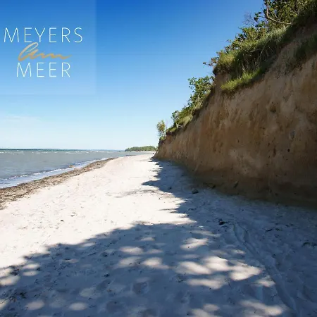 Schwarzes Holzferienhaus Mit Sauna -- Feldrain -- An Der Ostsee, Bei Wismar, 4-6 Personen 度假居