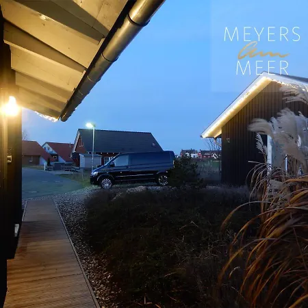 Schwarzes Holzferienhaus Mit Sauna -- Feldrain -- An Der Ostsee, Bei Wismar, 4-6 Personen * 齐罗