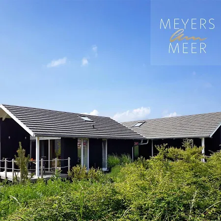 Schwarzes Holzferienhaus Mit Sauna -- Feldrain -- An Der Ostsee, Bei Wismar, 4-6 Personen 度假居