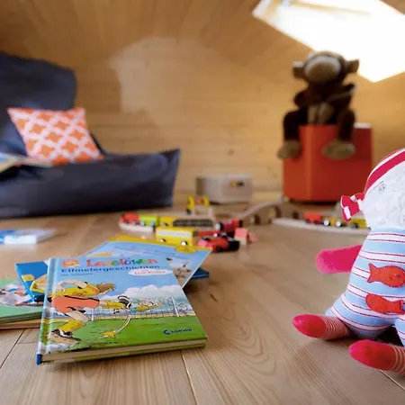 Schwarzes Holzferienhaus Mit Sauna -- Feldrain -- An Der Ostsee, Bei Wismar, 4-6 Personen * 齐罗