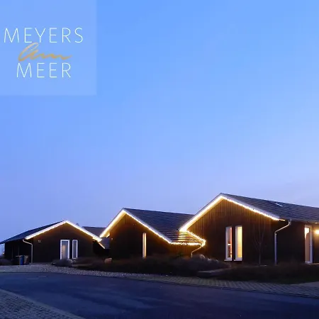 Ferienhaus Schwarzes Holzferienhaus Mit Sauna -- Feldrain -- An Der Ostsee, Bei Wismar, 4-6 Personen Zierow