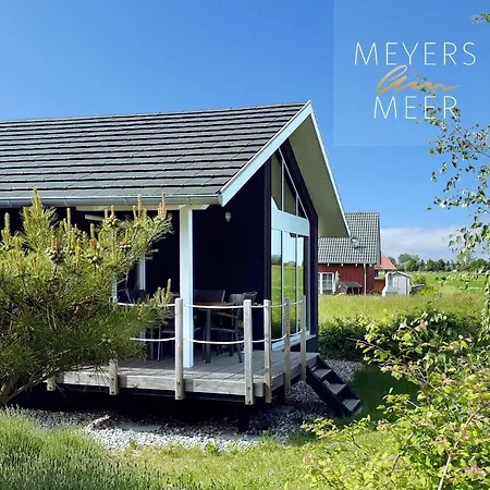 Schwarzes Holzferienhaus Mit Sauna -- Feldrain -- An Der Ostsee, Bei Wismar, 4-6 Personen 度假居