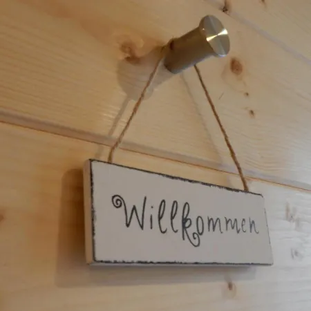 Schwarzes Holzferienhaus Mit Sauna -- Feldrain -- An Der Ostsee, Bei Wismar, 4-6 Personen * Zierow
