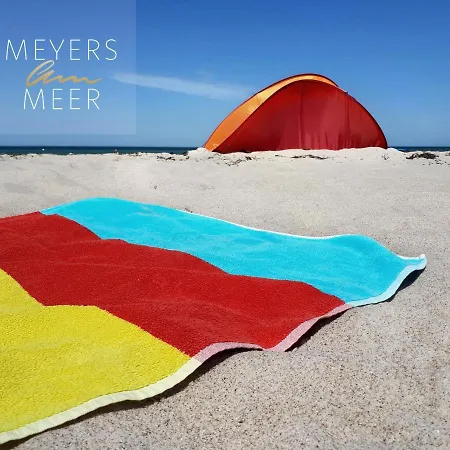 Schwarzes Holzferienhaus Mit Sauna -- Feldrain -- An Der Ostsee, Bei Wismar, 4-6 Personen * 齐罗