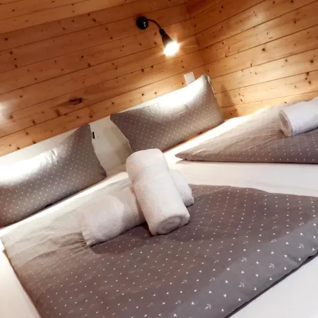 Schwarzes Holzferienhaus Mit Sauna -- Feldrain -- An Der Ostsee, Bei Wismar, 4-6 Personen 度假居 *