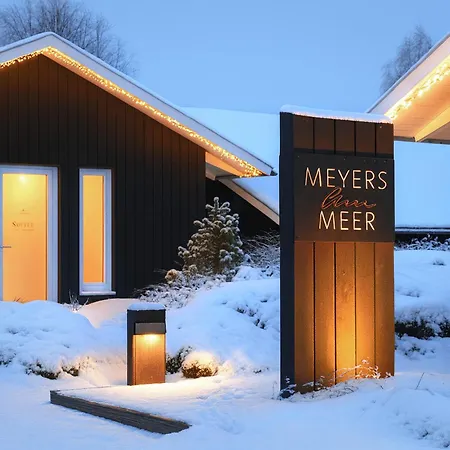 Schwarzes Holzferienhaus Mit Sauna -- Feldrain -- An Der Ostsee, Bei Wismar, 4-6 Personen *