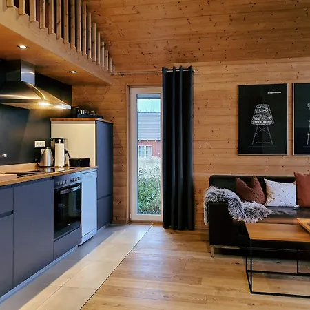 Schwarzes Holzferienhaus Mit Sauna -- Feldrain -- An Der Ostsee, Bei Wismar, 4-6 Personen *