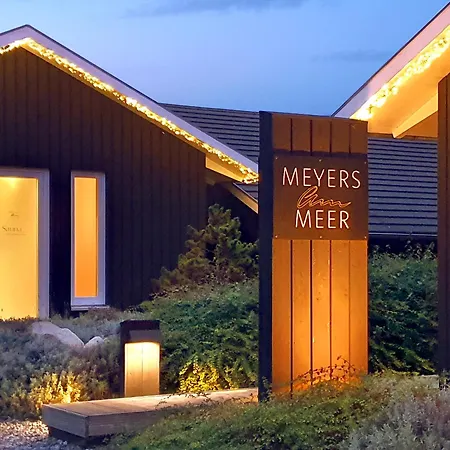 Schwarzes Holzferienhaus Mit Sauna -- Feldrain -- An Der Ostsee, Bei Wismar, 4-6 Personen *